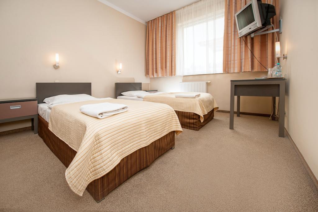 Hotel Jarota Яроцин Номер фото
